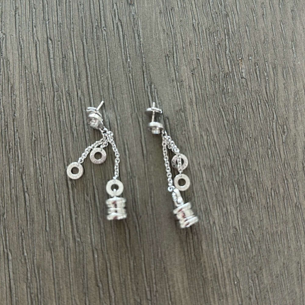 B Zero Bulgari earrings , white gold, with diamond. 100% authentic